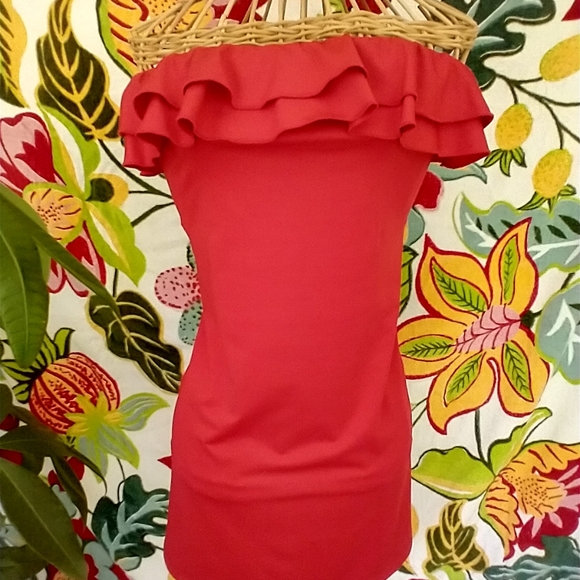 Source Unknown Dresses & Skirts - Dress Ruffled strapless dress